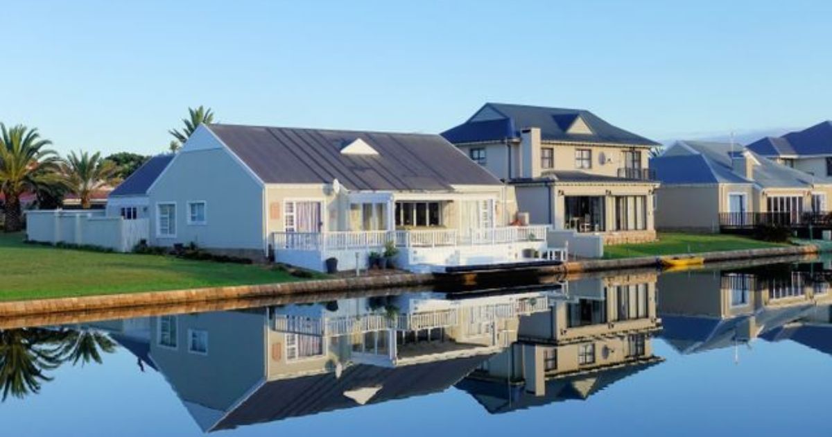 propertylink logo with house icon for real estate website